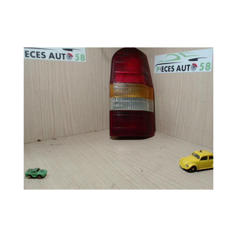 Feu arriere principal droit (feux) AUSTIN BREAK d’occasion
