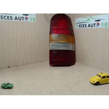Feu arriere principal droit (feux) AUSTIN BREAK d’occasion