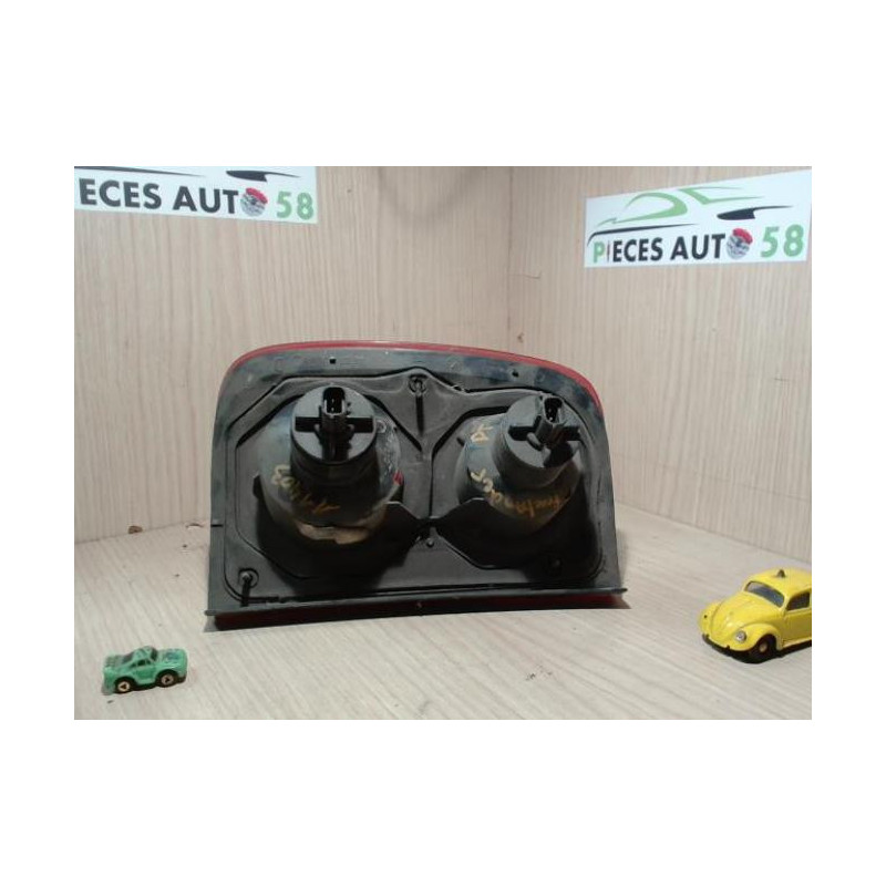 Feu arriere principal droit (feux) LAND ROVER FREELANDER 1 PHASE 1 d’occasion