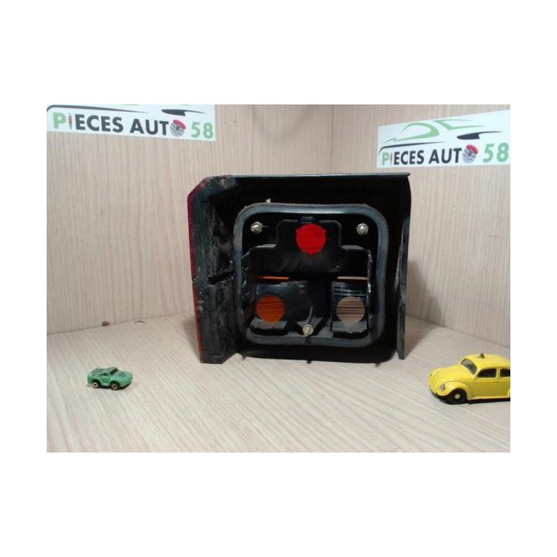 Feu arriere principal droit (feux) VOLKSWAGEN 2.4 D 80 10V d’occasion
