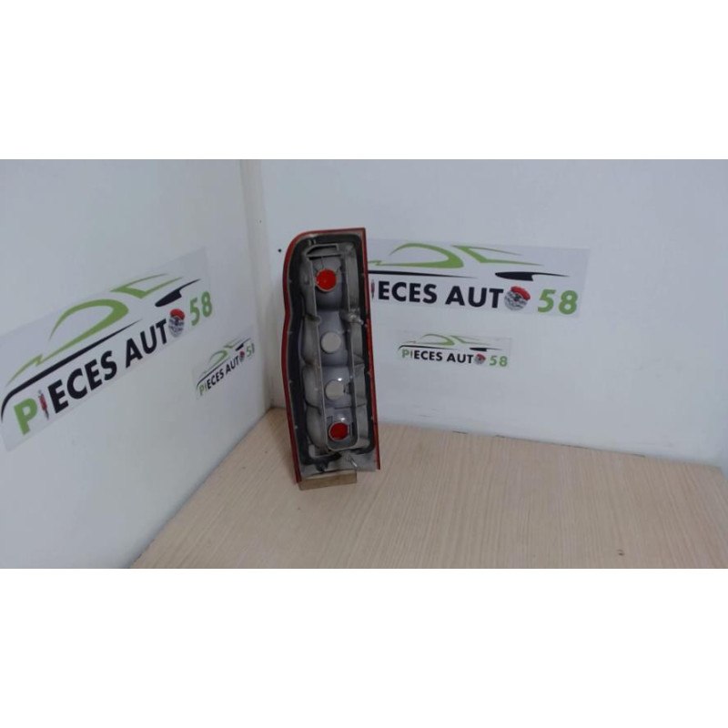 Feu arriere principal droit (feux) FORD TRANSIT 4 d’occasion