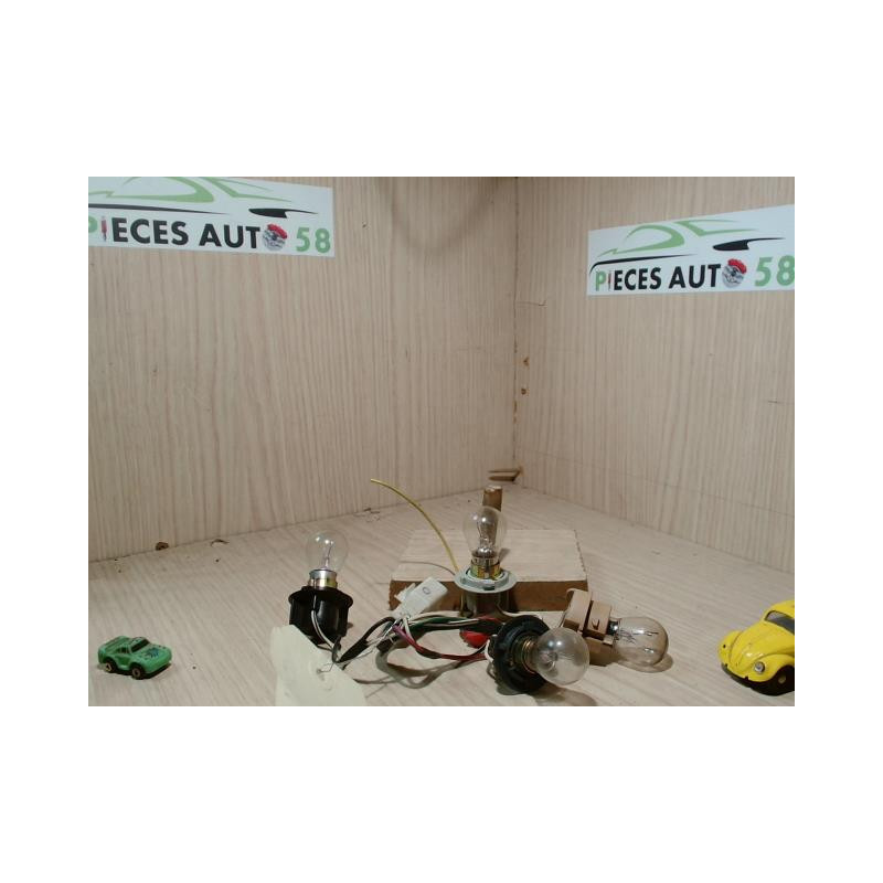 Platine feu arriere gauche TOYOTA 2.0 D XL d’occasion