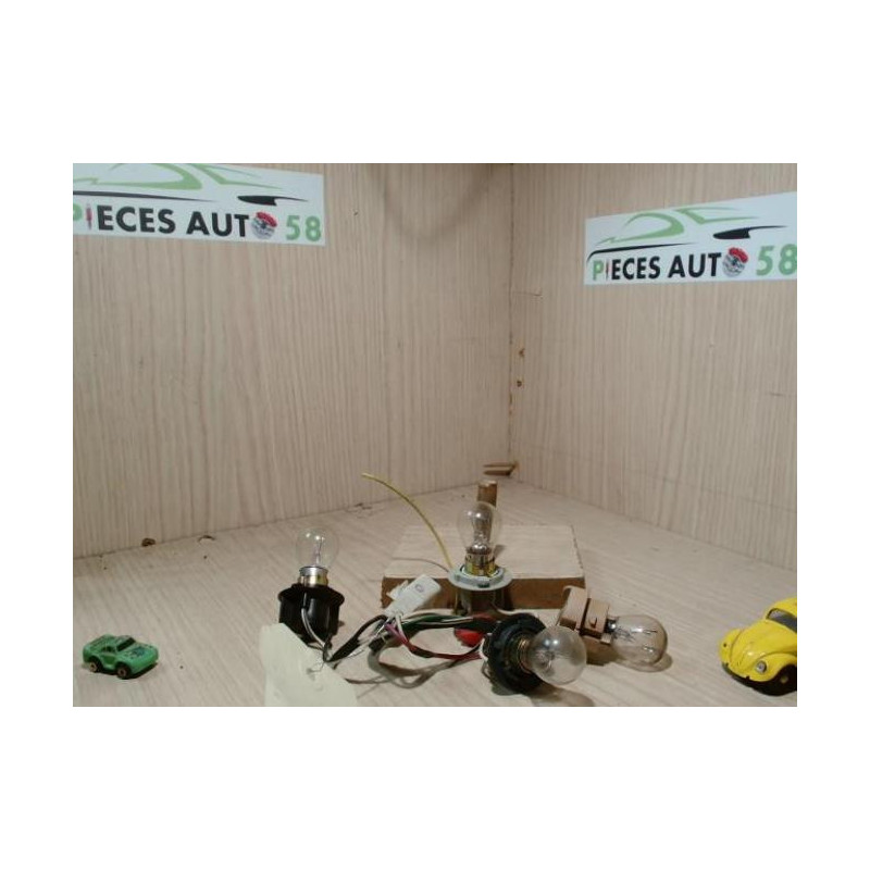 Platine feu arriere gauche TOYOTA 2.0 D XL d’occasion