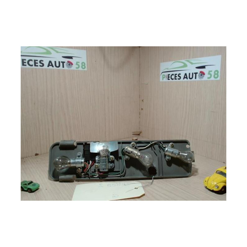 Platine feu arriere gauche TOYOTA  d’occasion
