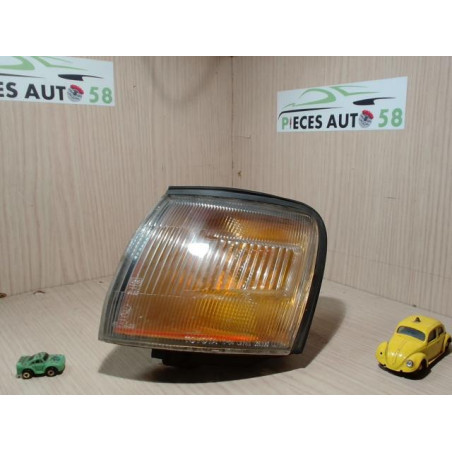 Optique avant secondaire gauche (feux)(clignotant) TOYOTA  d’occasion