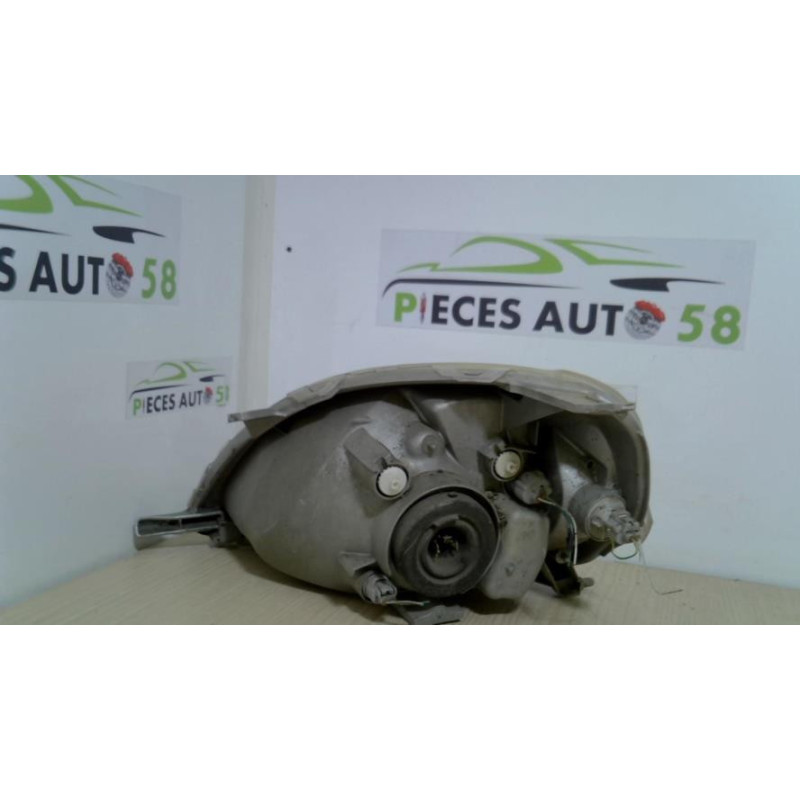 Optique avant principal droit (feux)(phare) TOYOTA YARIS 1 PHASE 2 d’occasion