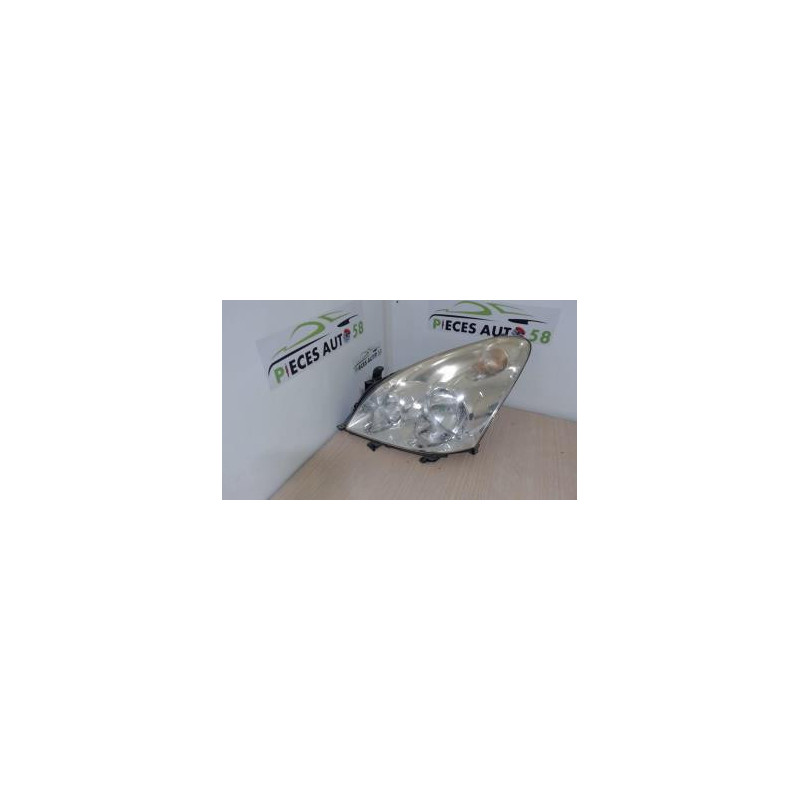 Optique avant principal gauche (feux)(phare) TOYOTA COROLLA VERSO 2 PHASE 2 d’occasion