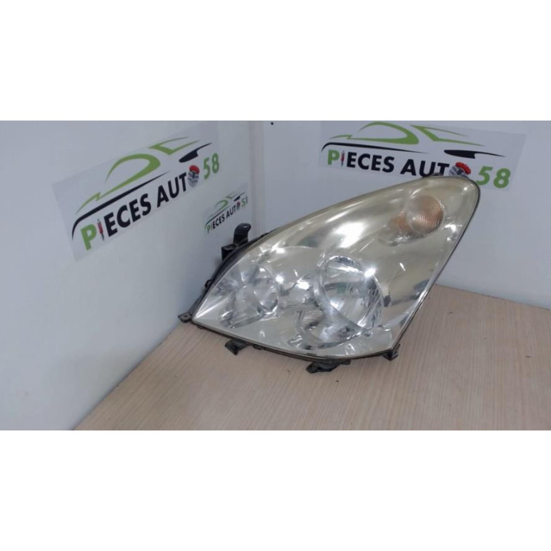 Optique avant principal gauche (feux)(phare) TOYOTA COROLLA VERSO 2 PHASE 2 d’occasion