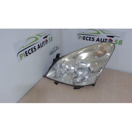 Optique avant principal gauche (feux)(phare) TOYOTA COROLLA VERSO 2 PHASE 2 d’occasion