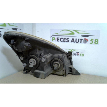 Optique avant principal gauche (feux)(phare) TOYOTA COROLLA VERSO 2 PHASE 2 d’occasion