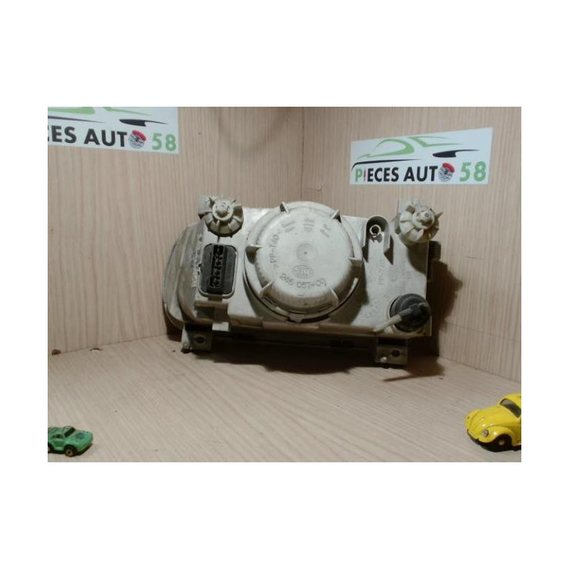 Optique avant principal droit (feux)(phare) SKODA  d’occasion