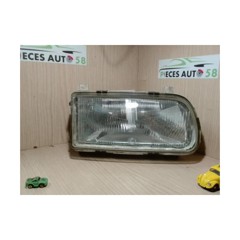 Optique avant principal droit (feux)(phare) SKODA  d’occasion