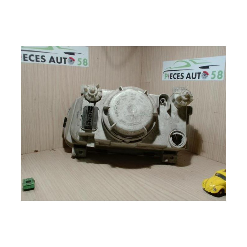 Optique avant principal droit (feux)(phare) SKODA  d’occasion