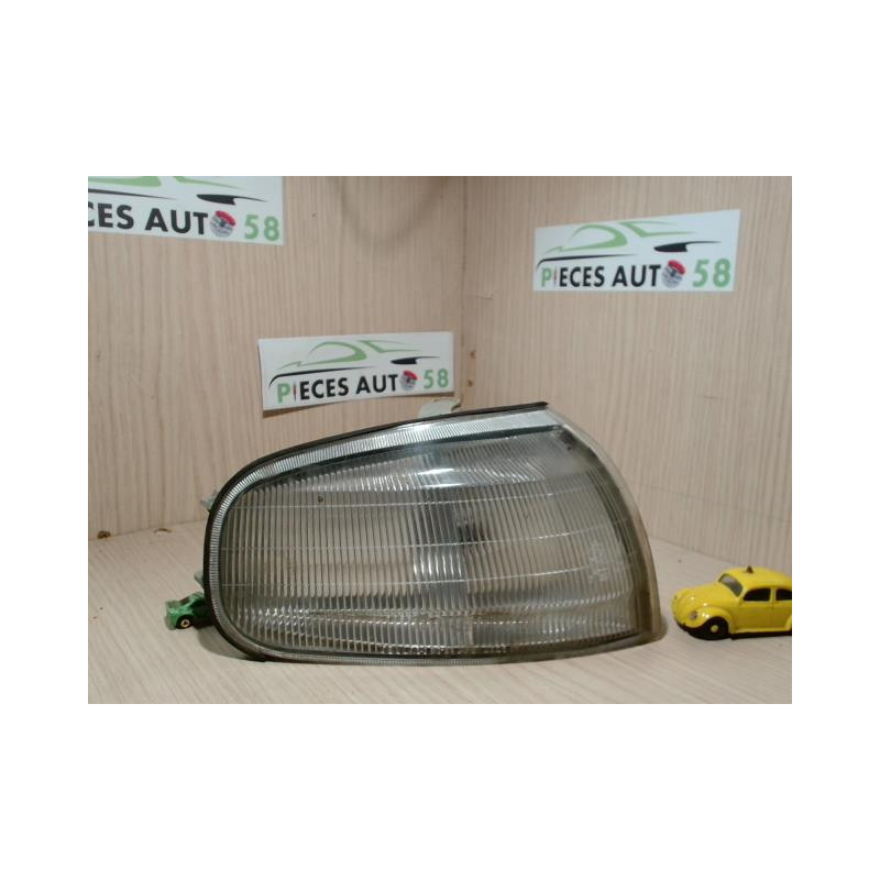 Optique avant secondaire droit (feux)(clignotant) TOYOTA  d’occasion