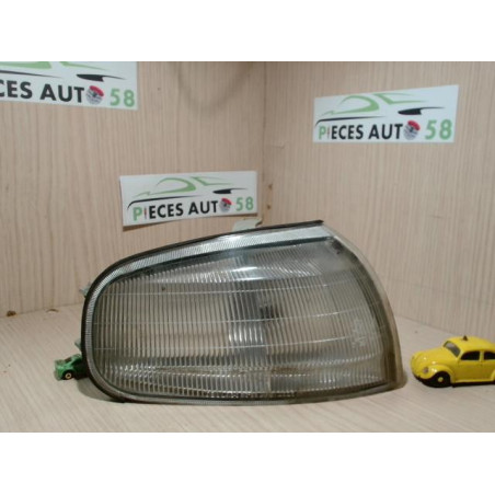Optique avant secondaire droit (feux)(clignotant) TOYOTA  d’occasion