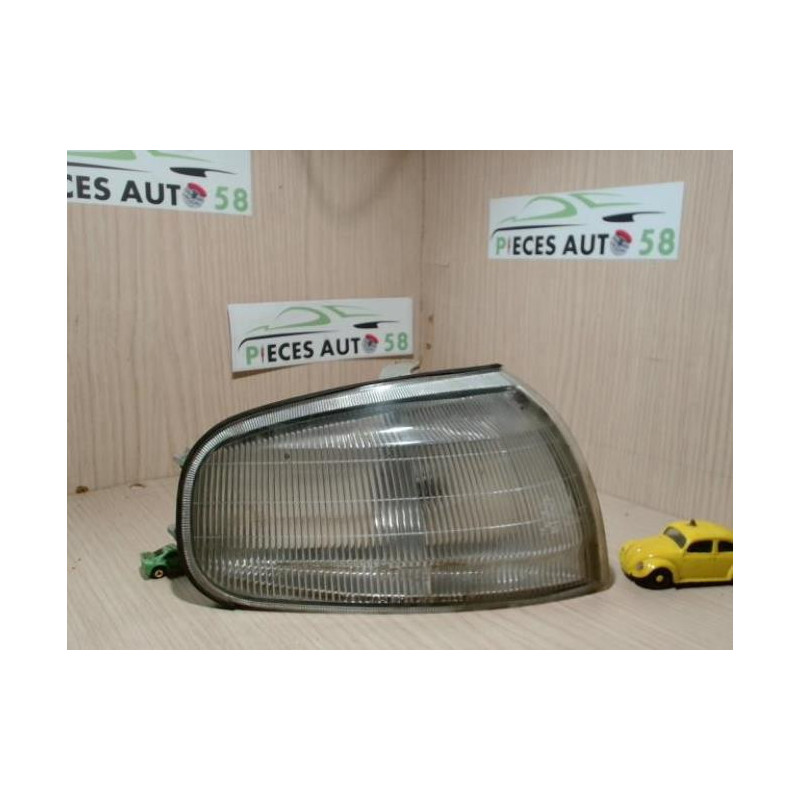 Optique avant secondaire droit (feux)(clignotant) TOYOTA  d’occasion