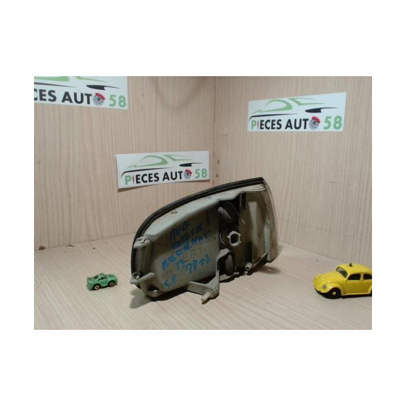 Optique avant secondaire gauche (feux)(clignotant) TOYOTA  d’occasion
