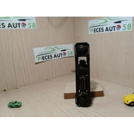 Platine feu arriere gauche PEUGEOT 306 BREAK d’occasion