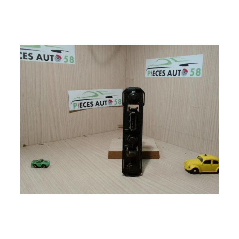 Platine feu arriere gauche PEUGEOT 306 BREAK d’occasion