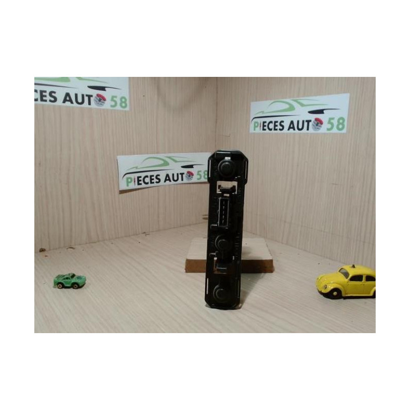 Platine feu arriere gauche PEUGEOT 306 BREAK d’occasion