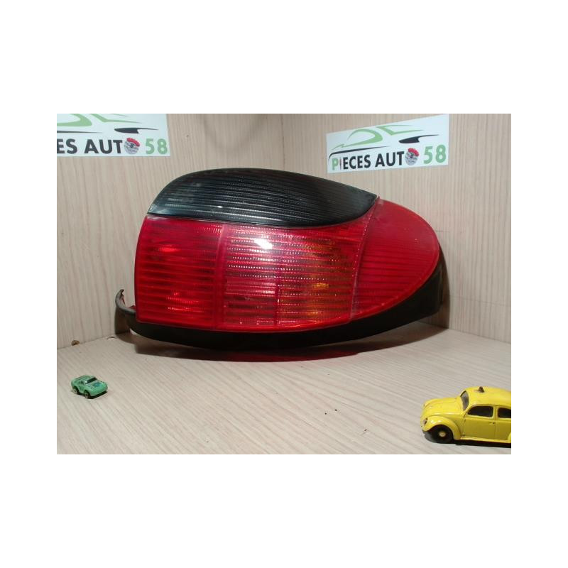 Feu arriere principal gauche (feux) PEUGEOT 306 BREAK d’occasion