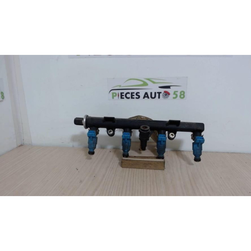Rampe injection FIAT PUNTO 2 PHASE 1 d’occasion