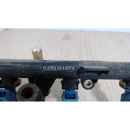 Rampe injection FIAT PUNTO 2 PHASE 1 d’occasion