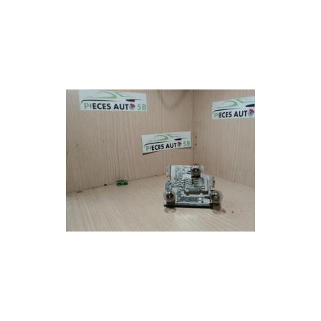 Platine feu arriere droit CITROEN XANTIA PHASE 2 BREAK d’occasion