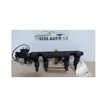 Rampe injection RENAULT CLIO 2 PHASE 1 d’occasion