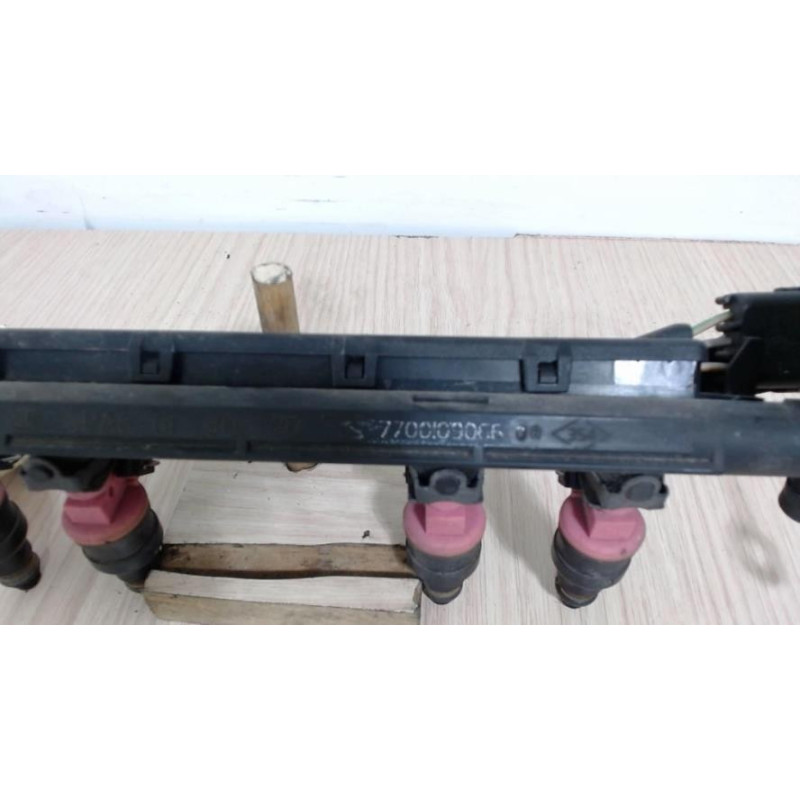 Rampe injection RENAULT CLIO 2 PHASE 1 d’occasion