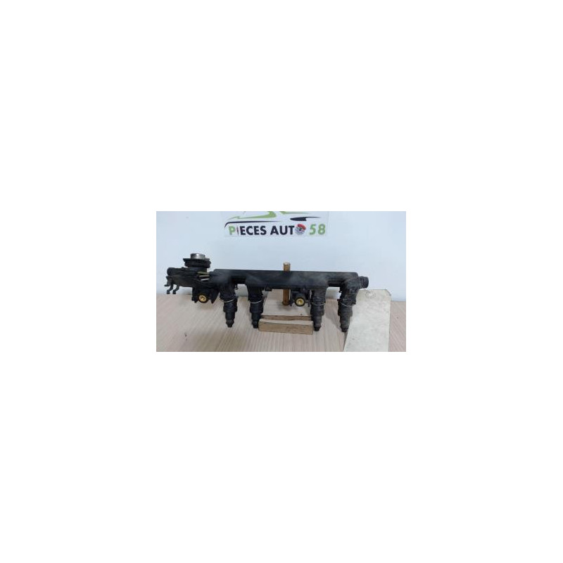 Rampe injection RENAULT CLIO 2 PHASE 1 d’occasion