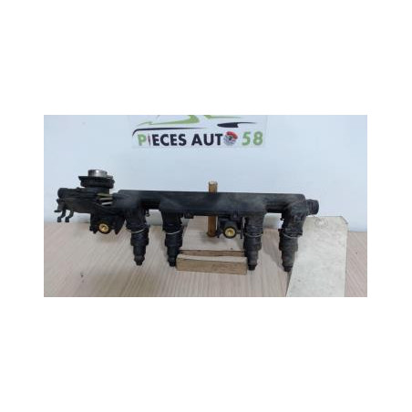 Rampe injection RENAULT CLIO 2 PHASE 1 d’occasion