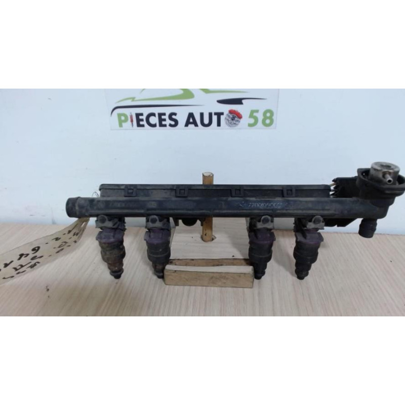 Rampe injection RENAULT CLIO 2 PHASE 1 d’occasion