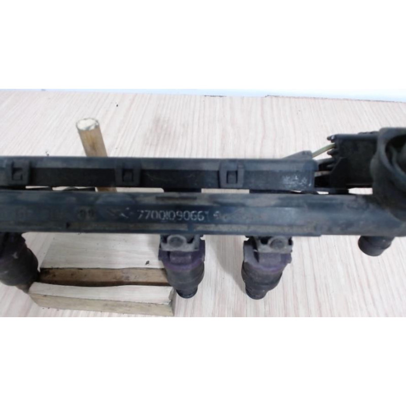 Rampe injection RENAULT CLIO 2 PHASE 1 d’occasion