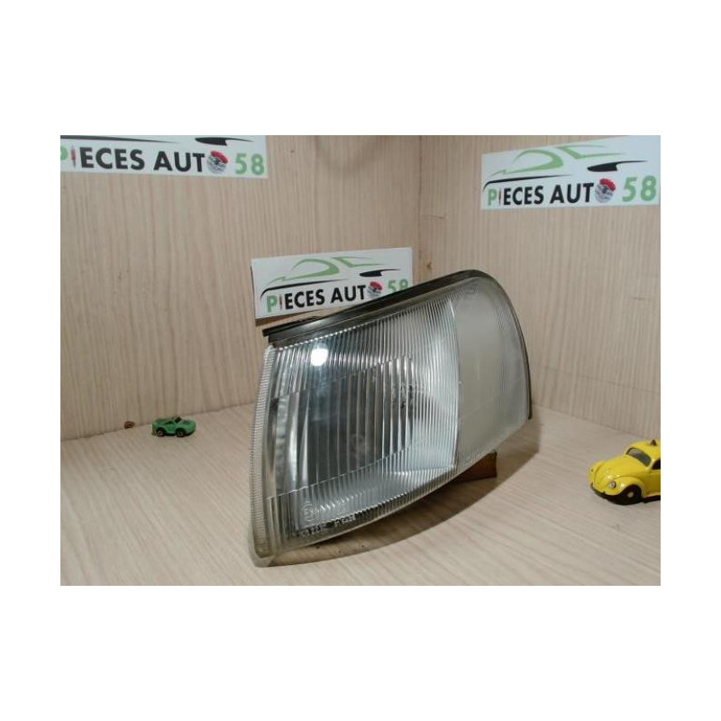 Optique avant secondaire gauche (feux)(clignotant) TOYOTA 2.0 D 5P d’occasion