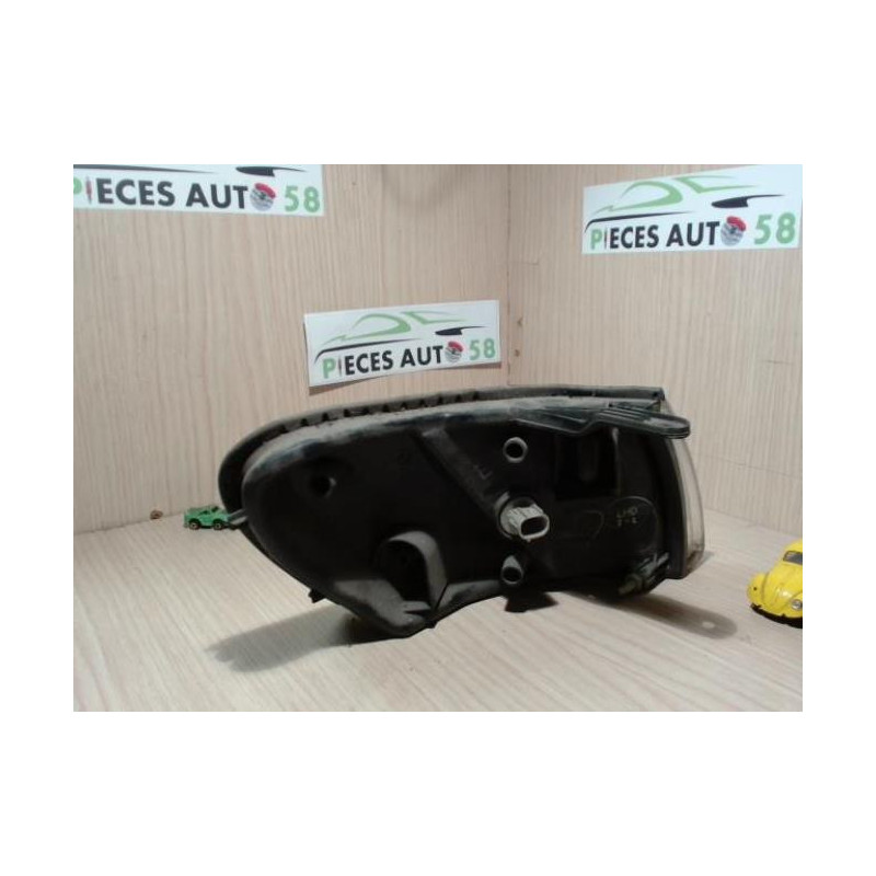 Optique avant secondaire gauche (feux)(clignotant) TOYOTA 2.0 D 5P d’occasion