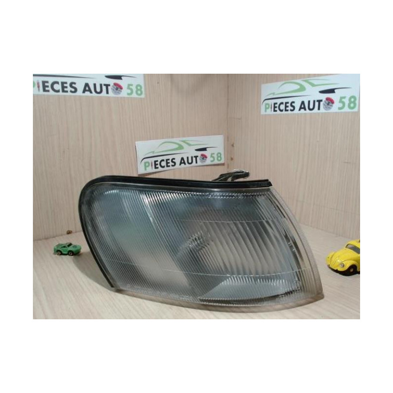 Optique avant secondaire droit (feux)(clignotant) TOYOTA 2.0 D 5P d’occasion
