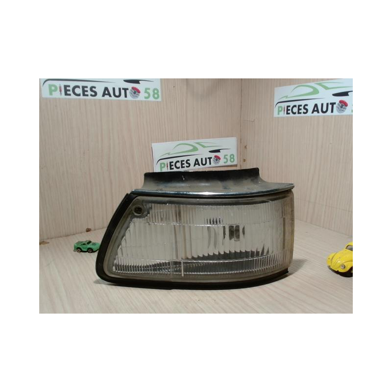Optique avant secondaire gauche (feux)(clignotant) TOYOTA  d’occasion