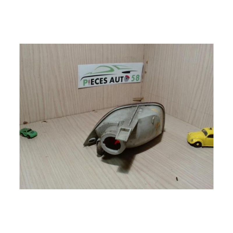 Anti brouillard arriere gauche FORD FOCUS 1 d’occasion