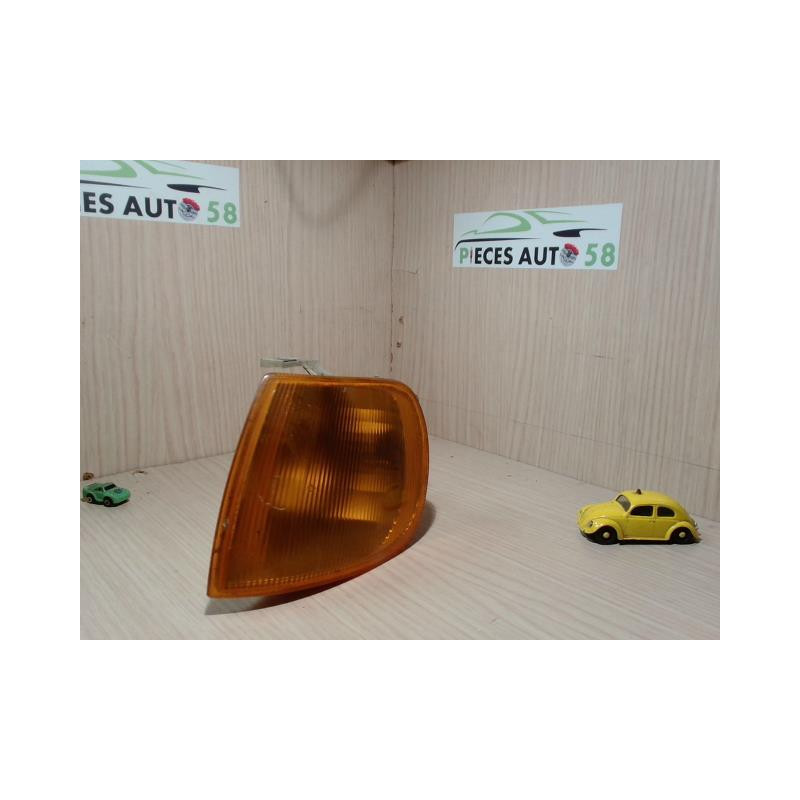Optique avant secondaire gauche (feux)(clignotant) VOLKSWAGEN 1.3 I 55 8V d’occasion