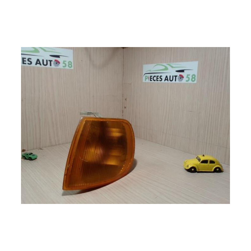 Optique avant secondaire gauche (feux)(clignotant) VOLKSWAGEN 1.3 I 55 8V d’occasion