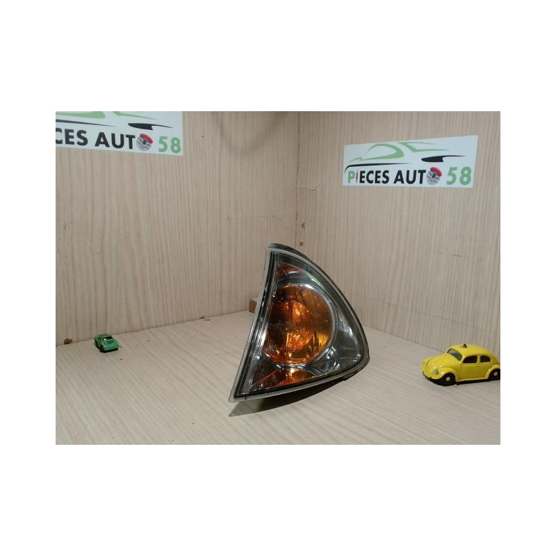Optique avant secondaire gauche (feux)(clignotant) TOYOTA AVENSIS 1 PHASE 2 d’occasion