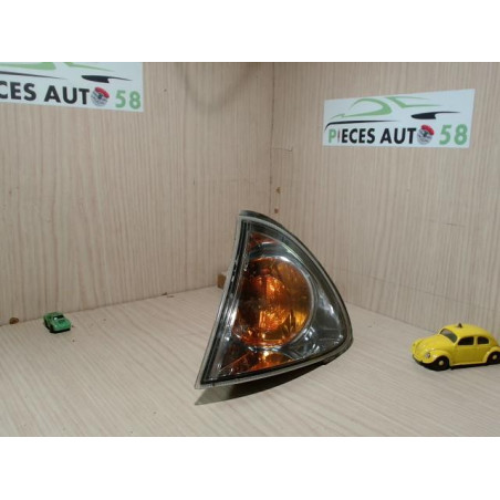Optique avant secondaire gauche (feux)(clignotant) TOYOTA AVENSIS 1 PHASE 2 d’occasion