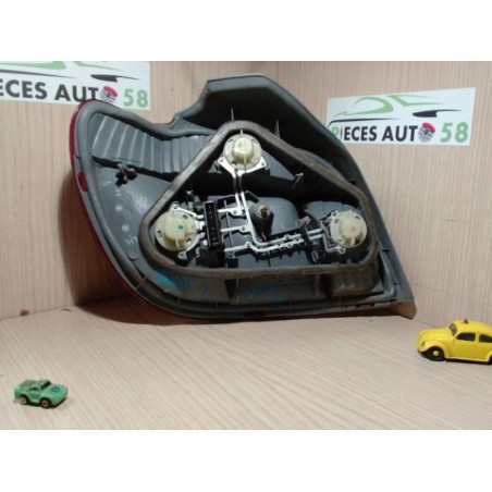 Feu arriere secondaire droit (feux) TOYOTA YARIS 1 PHASE 1 d’occasion