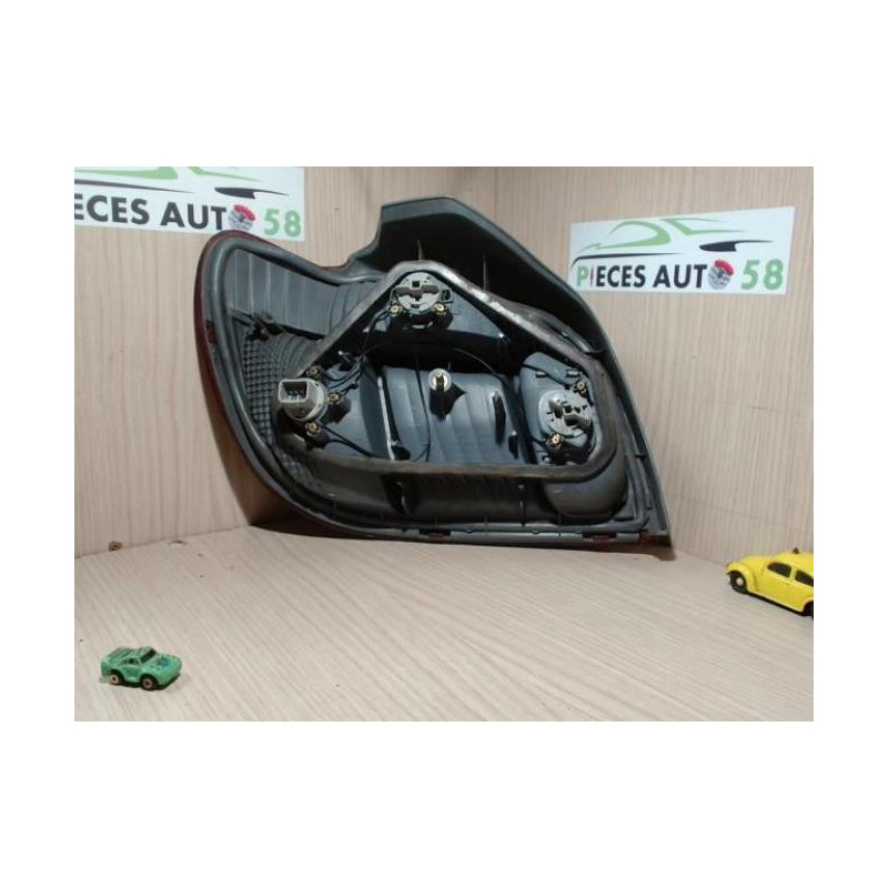 Feu arriere secondaire droit (feux) TOYOTA  d’occasion