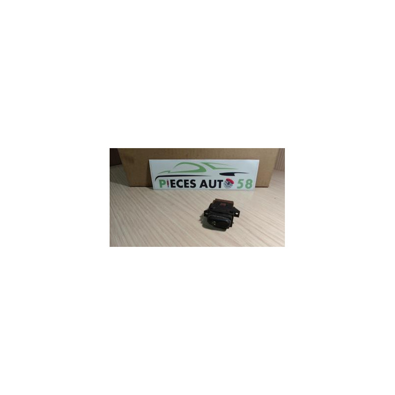 Interrupteur de leve vitre RENAULT  d’occasion