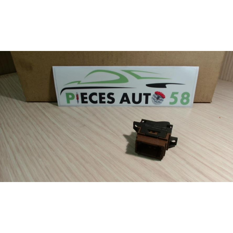 Interrupteur de leve vitre RENAULT  d’occasion