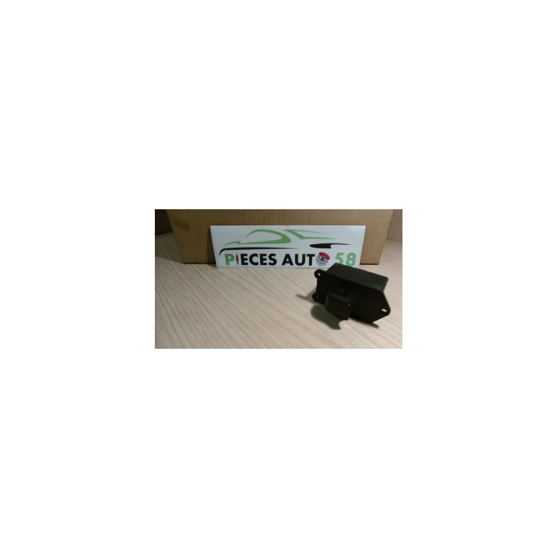 Interrupteur de leve vitre NISSAN  d’occasion
