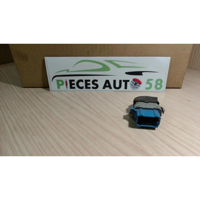 Interrupteur de leve vitre RENAULT  d’occasion