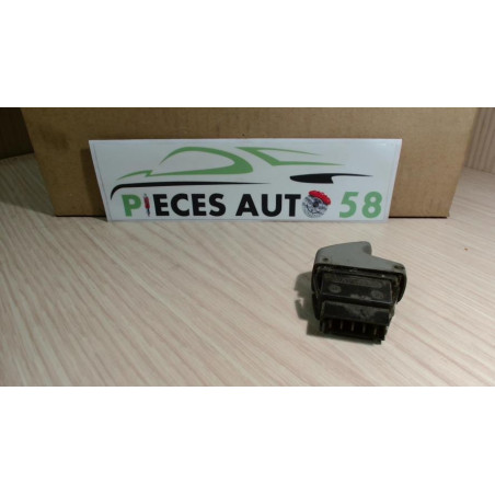 Interrupteur de leve vitre RENAULT  d’occasion
